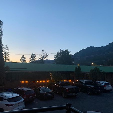 Destination Inn Radium Hot Springs Εξωτερικό φωτογραφία
